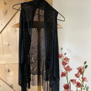 Buckle fringed shawl